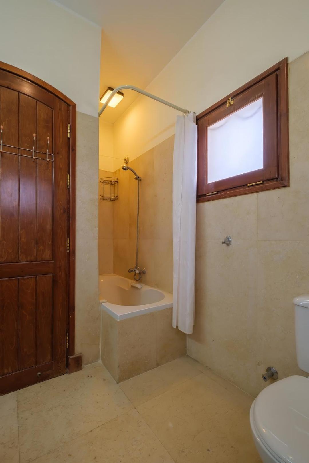 Vakantiehuis Serene 4bdr Villa: Your Cozy Away From